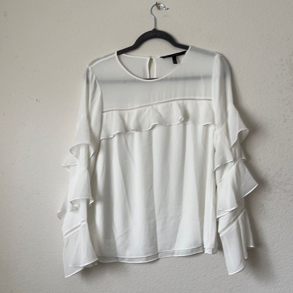 White house black market brand. Sise4 .coloe white new but no tags